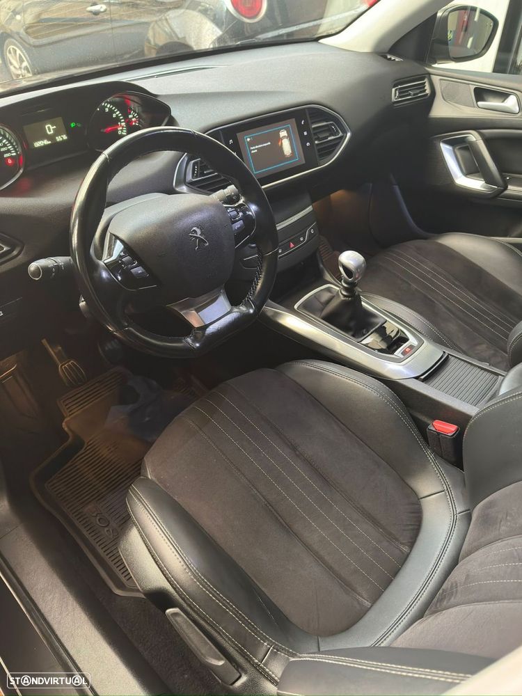 Peugeot 308 SW 1.2 PureTech Allure Pack - 8