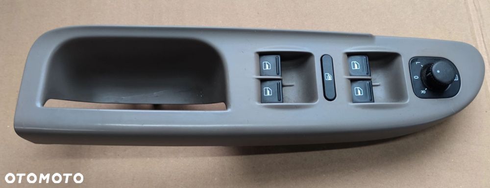 . Passat B6 przełącznik szyb lewy przód Volkswagen.