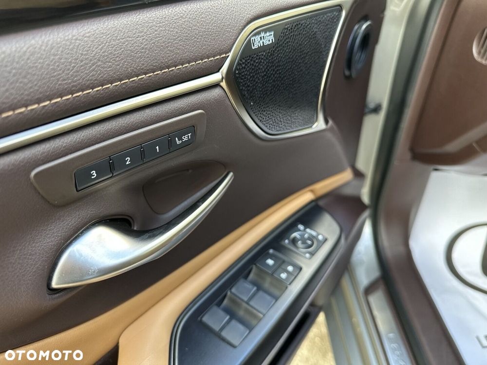 Lexus ES 300h Prestige - 23