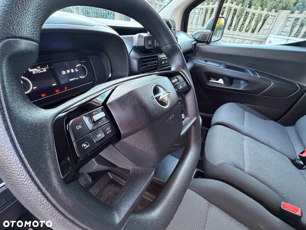 Opel COMBO - 17