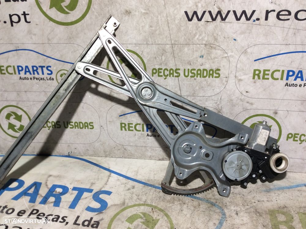 Elevador frente esquerdo Toyota Auris - 2