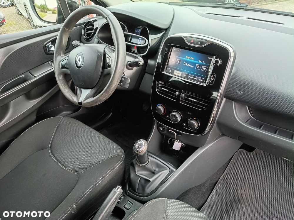 Renault Clio - 11