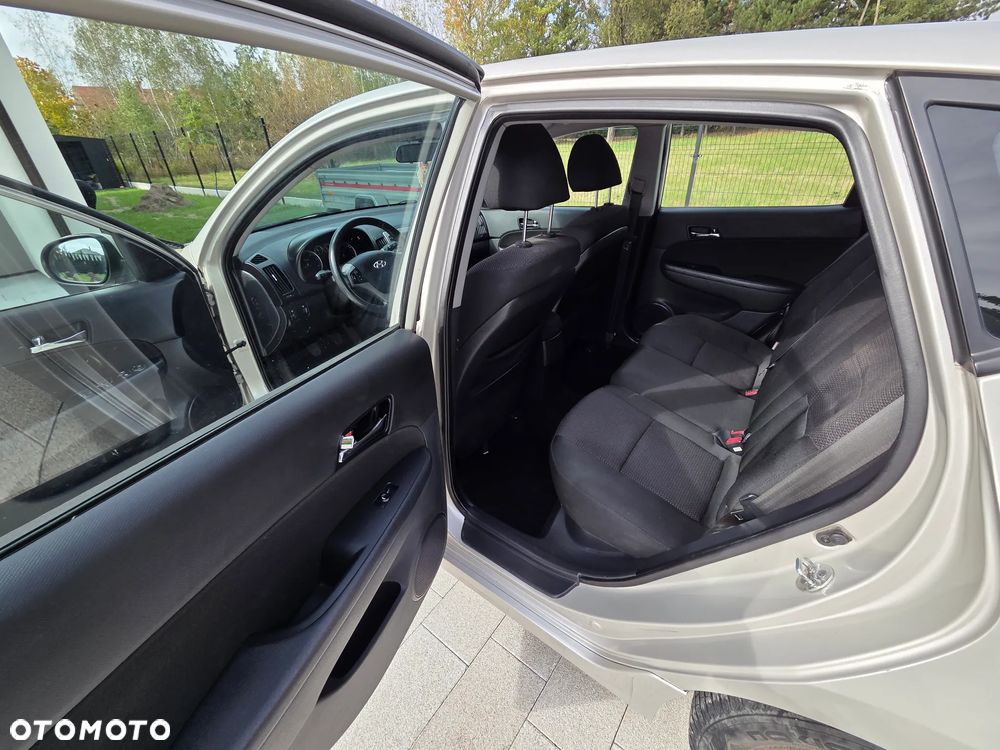 Hyundai i30 1.6 CRDi Comfort - 17