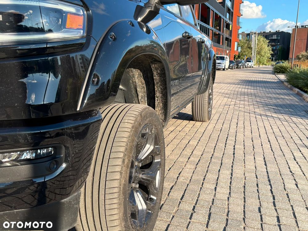 RAM 1500 Crew Cab Shortbed Limited - 16