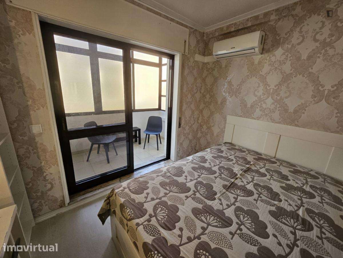 Quarto - localizado em Paranhos Porto - Grande imagem: 3/10