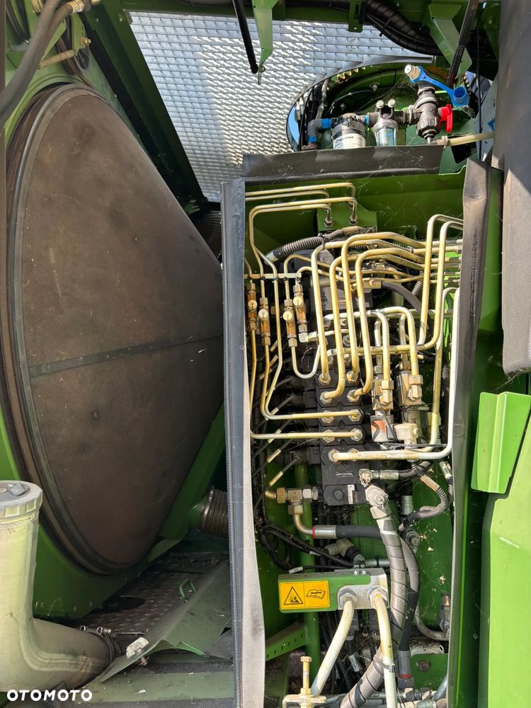 Krone BigX 600 - 28