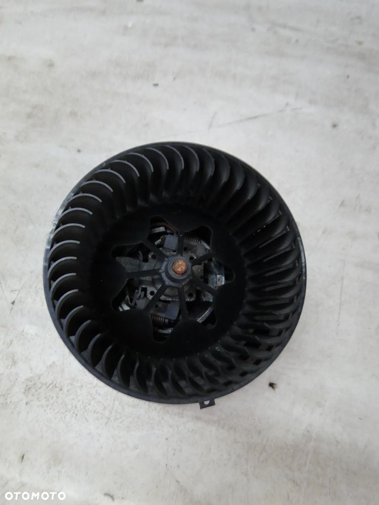 BMW 1 E81 E82 E87 E88 DMUCHAWA NAWIEWU NAGRZEWNICY EUROPA - 2