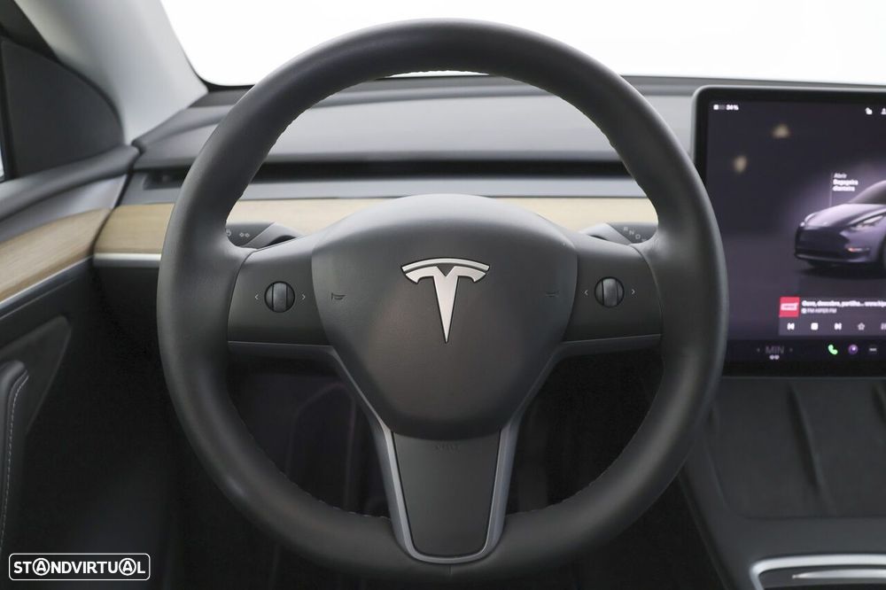 Tesla Model Y Long Range Dual Motor AWD - 9