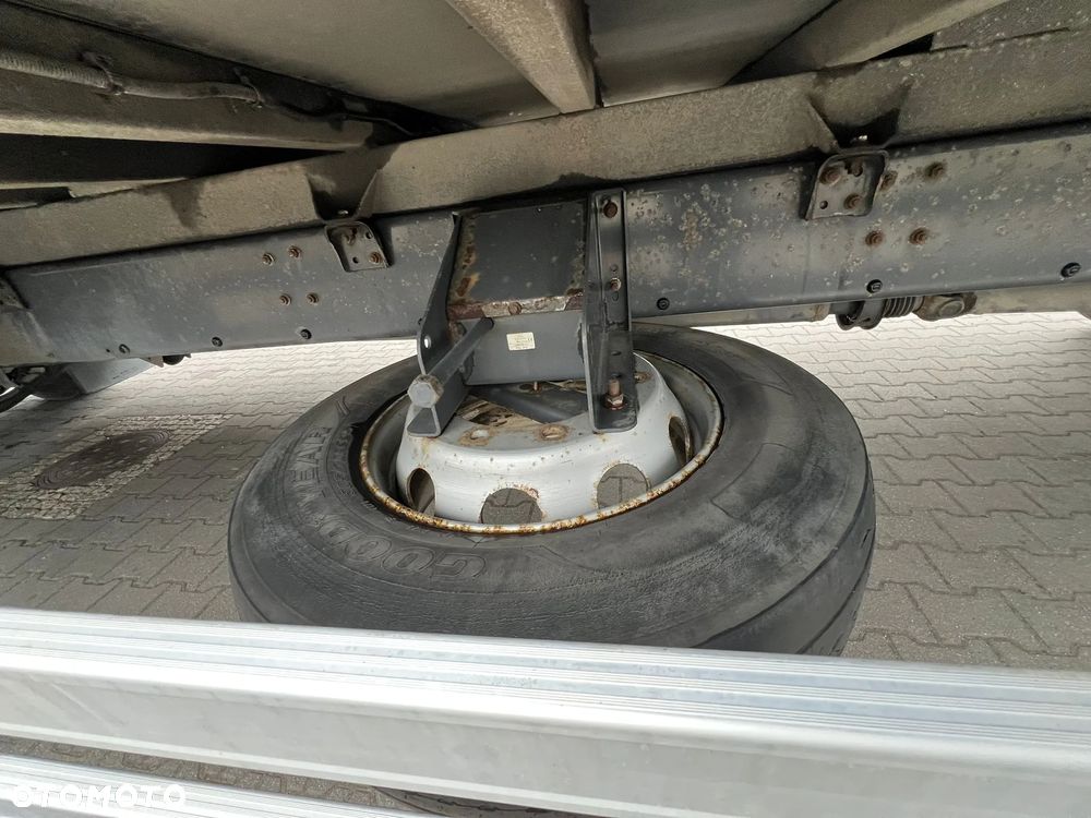 Renault D18 250 DTI 18T CHŁODNIA+WINDA - 10