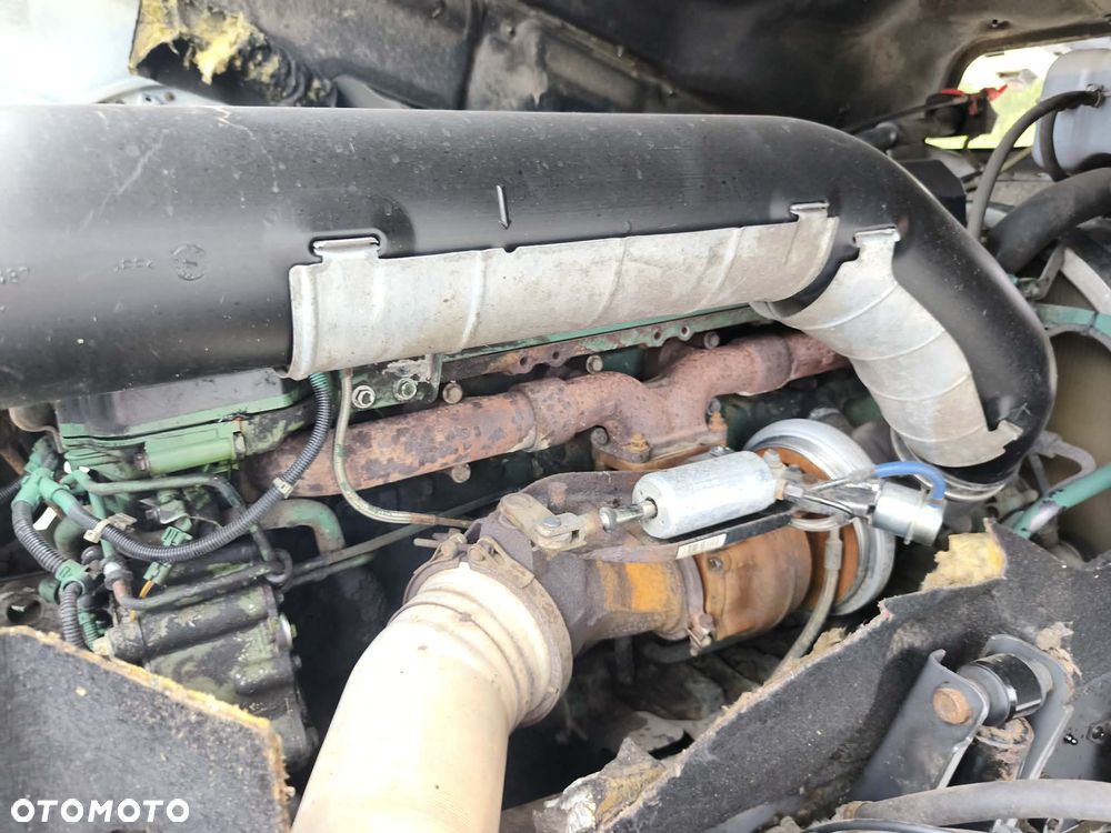 Volvo FH12 420 Standard Automat 2013 rok nowe opony - 35