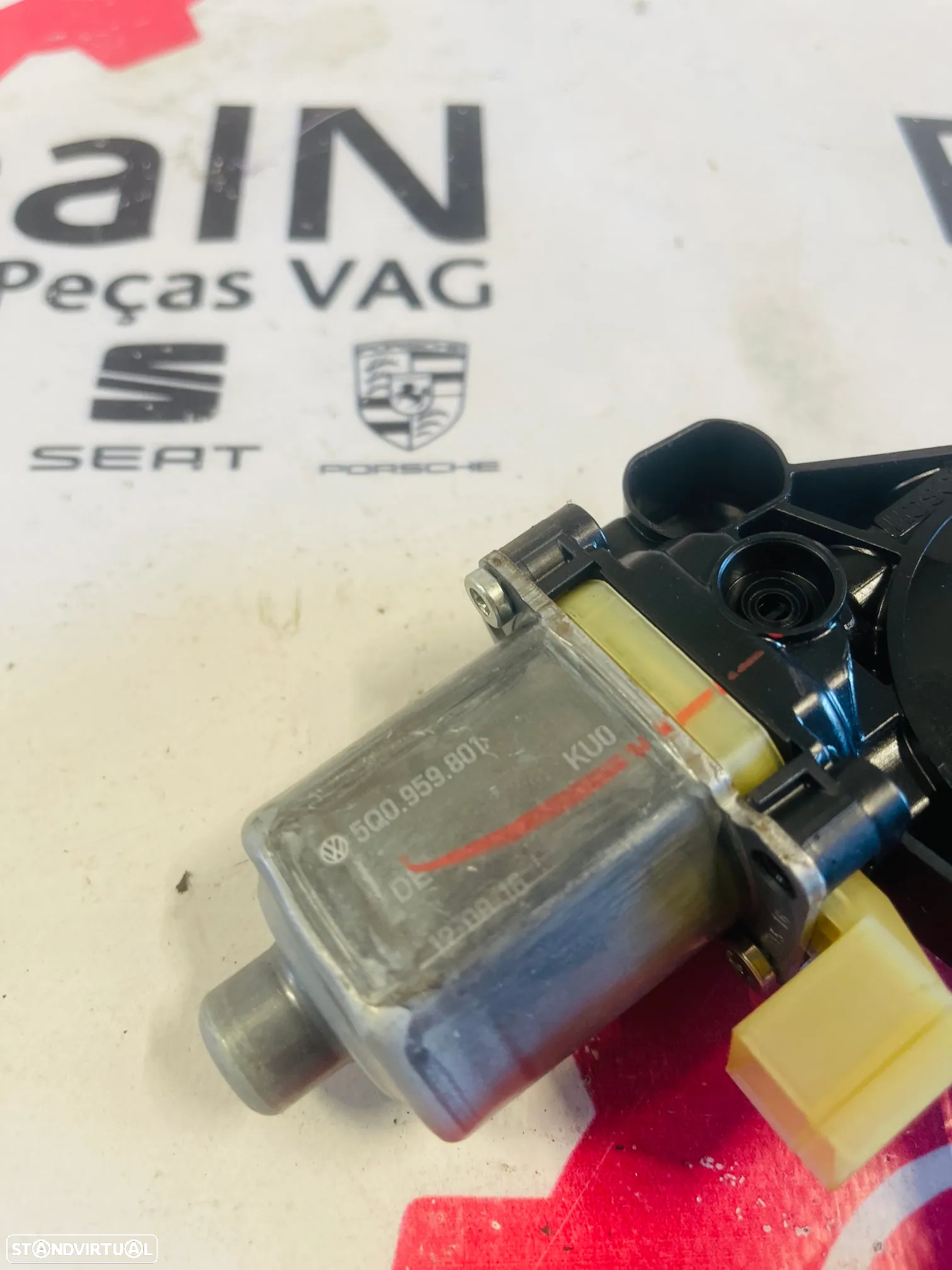 MOTOR ELEVADOR VIDRO FRENTE DIREITO 5Q0959801 AUDI A3 - 3