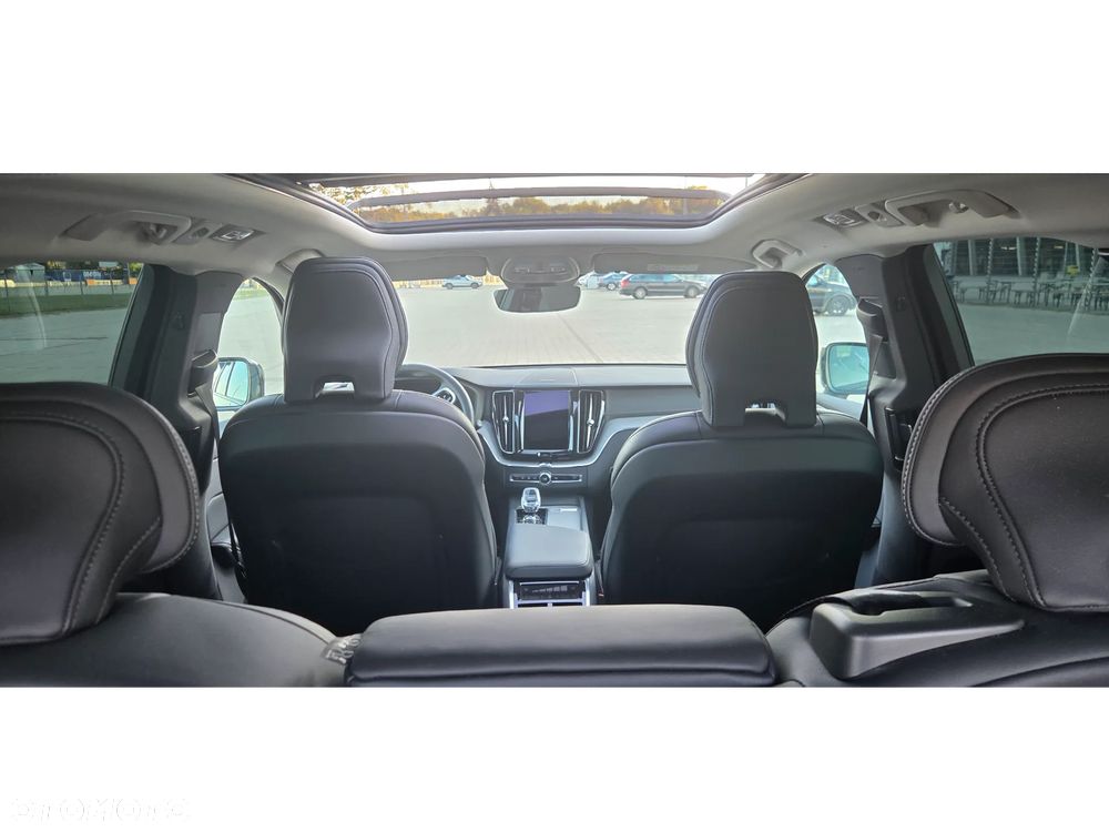 Volvo XC 60 B5 B AWD Ultra Dark - 12