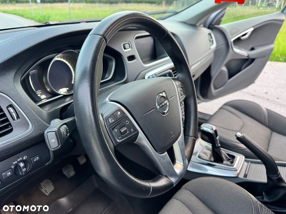 Volvo V40 D3 Momentum - 8