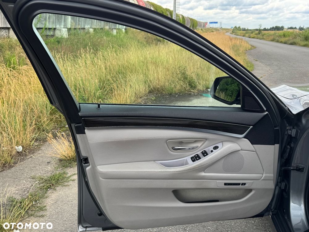 BMW Seria 5 535i - 13