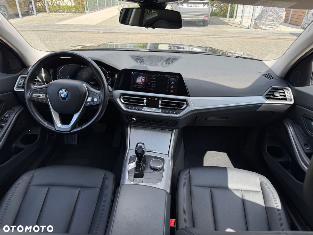 BMW Seria 3 320e Sport Line sport - 9