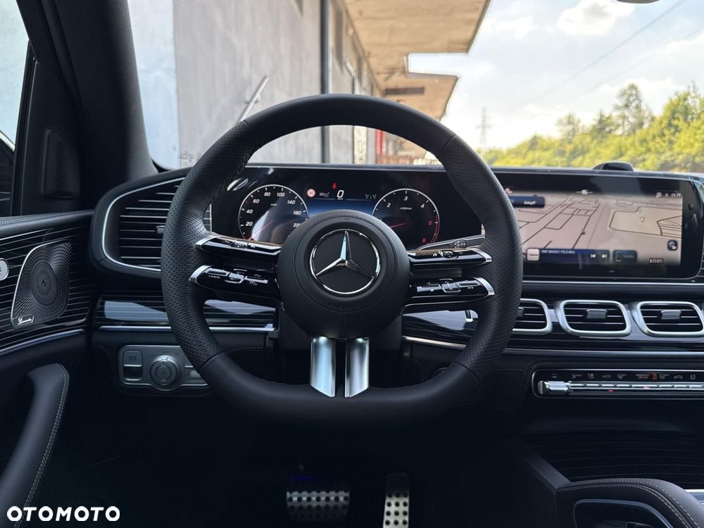 Mercedes-Benz GLS - 21