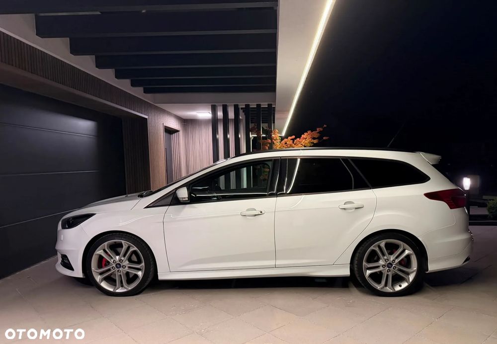 Ford Focus 2.0 EcoBoost ST mit Leder-Exclusiv-Paket - 10