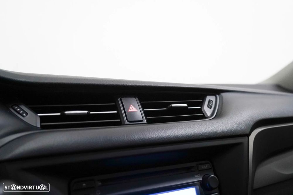 Toyota Avensis 1.6 D-4D Comfort - 11