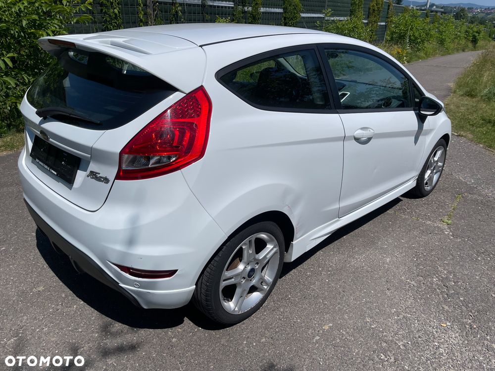 Ford Fiesta - 2