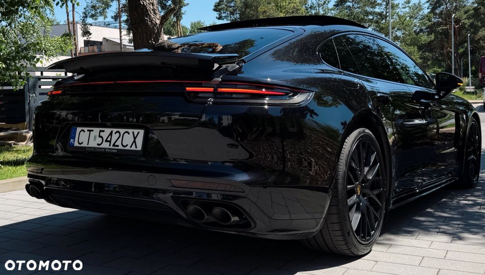 Porsche Panamera 4 E-Hybrid 10 Years Edition - 8