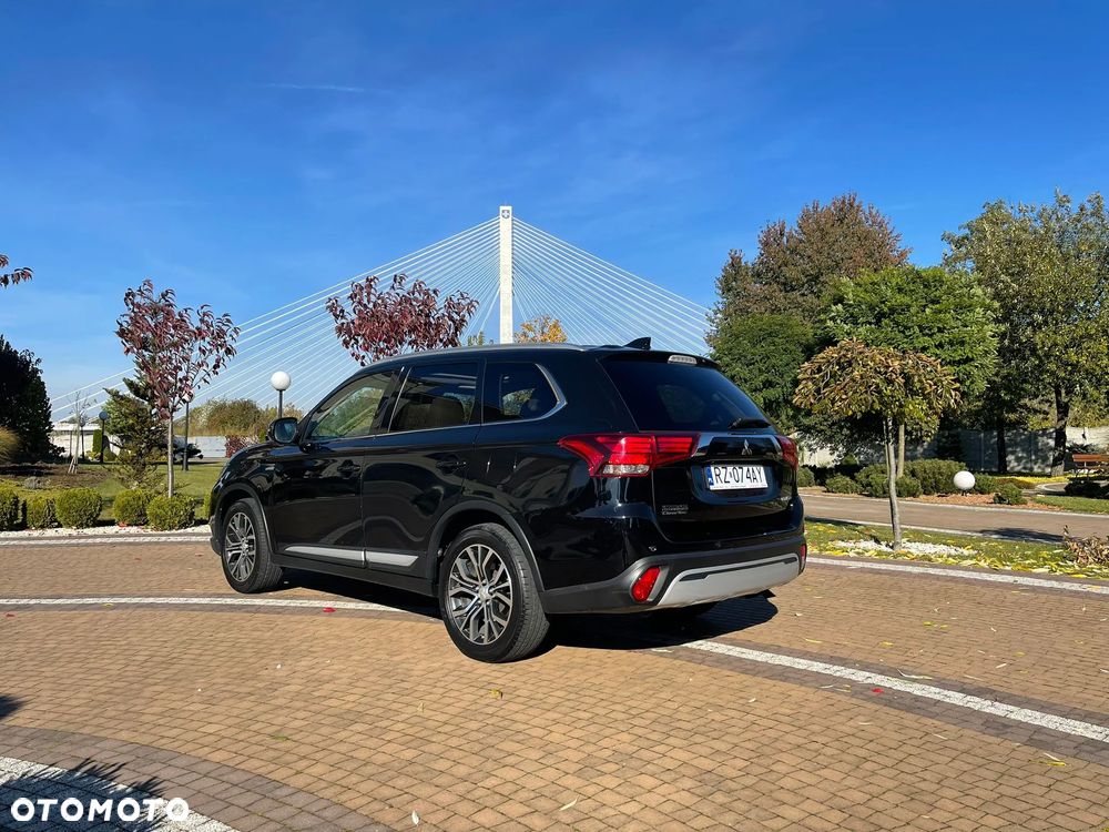 Mitsubishi Outlander - 19