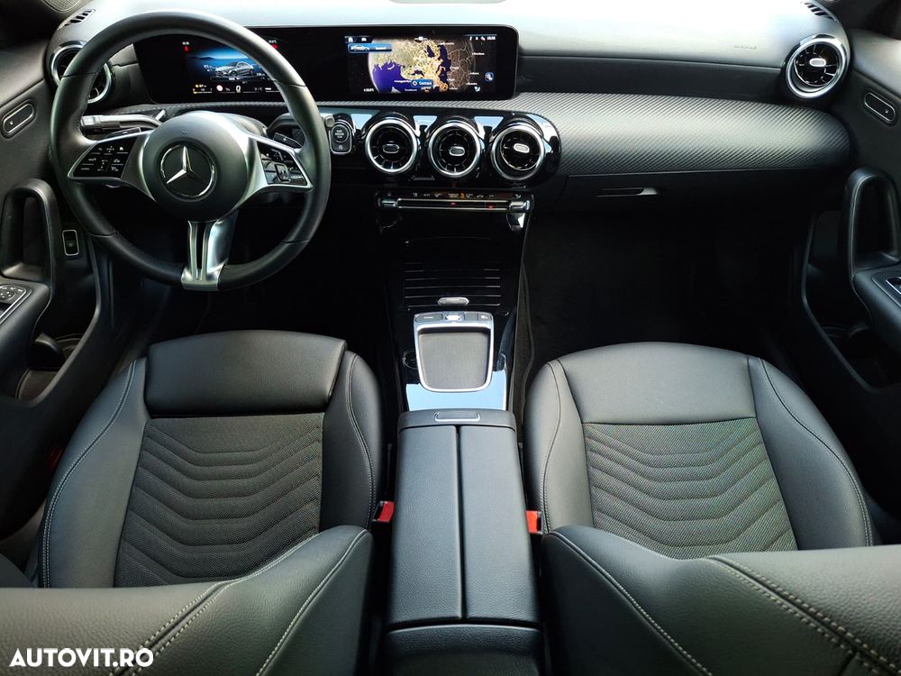 Mercedes-Benz CLA 180 7G-DCT - 17