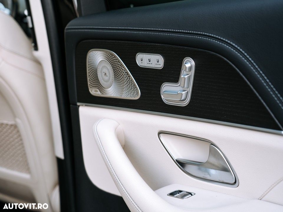 Mercedes-Benz GLS - 33
