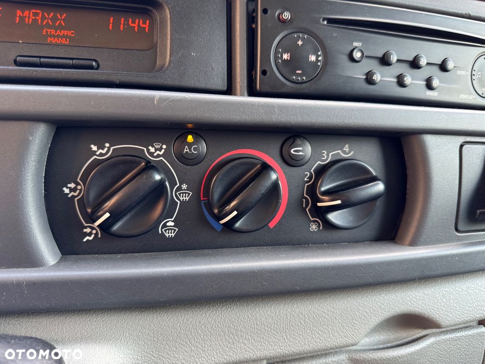Nissan Interstar - 15