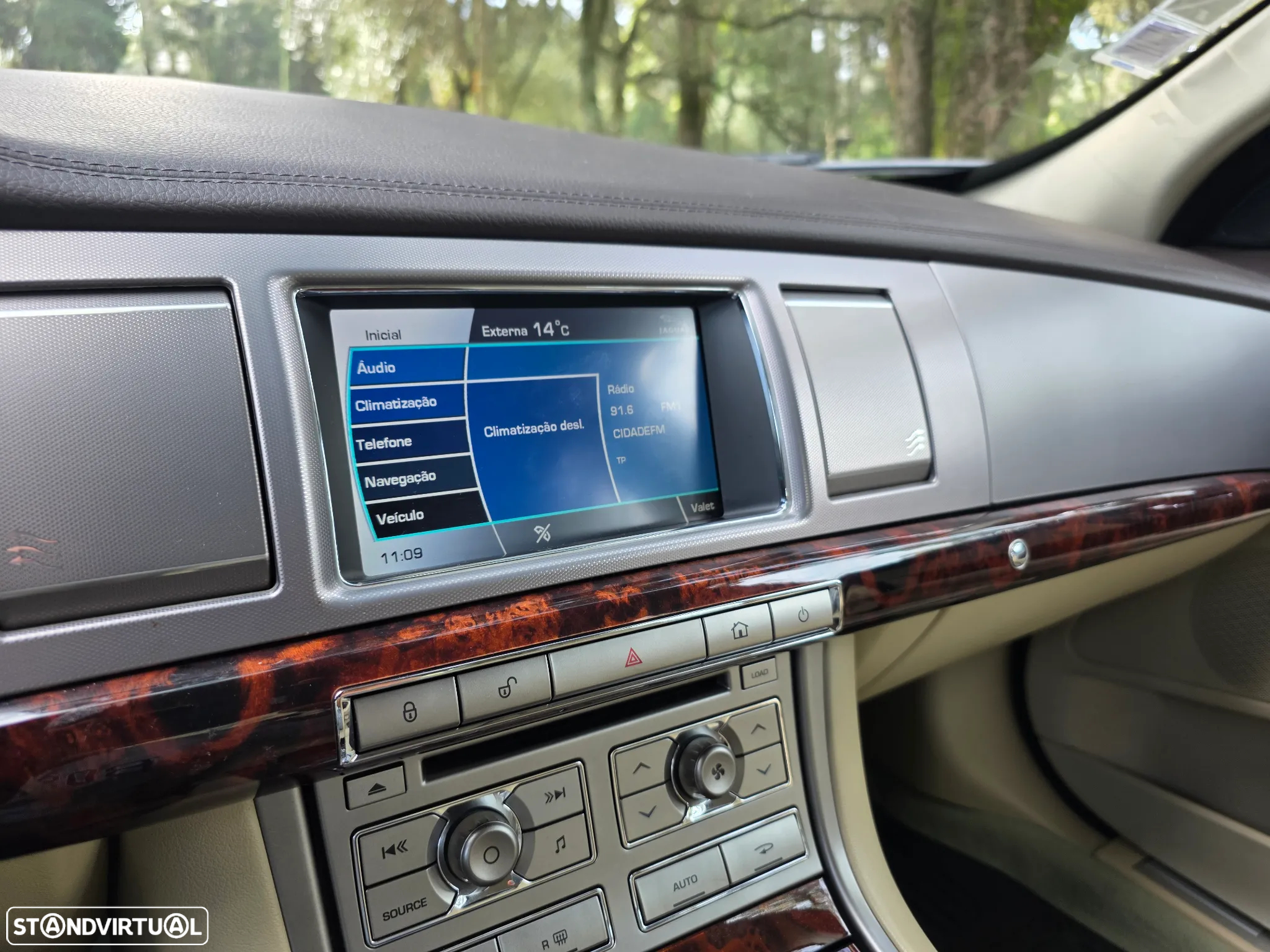 Jaguar XF 3.0 D V6 Luxury - 16