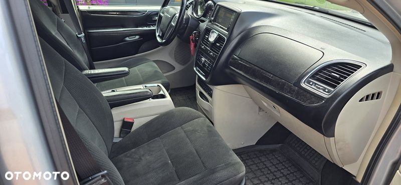 Chrysler Town & Country 3.6 Touring - 9