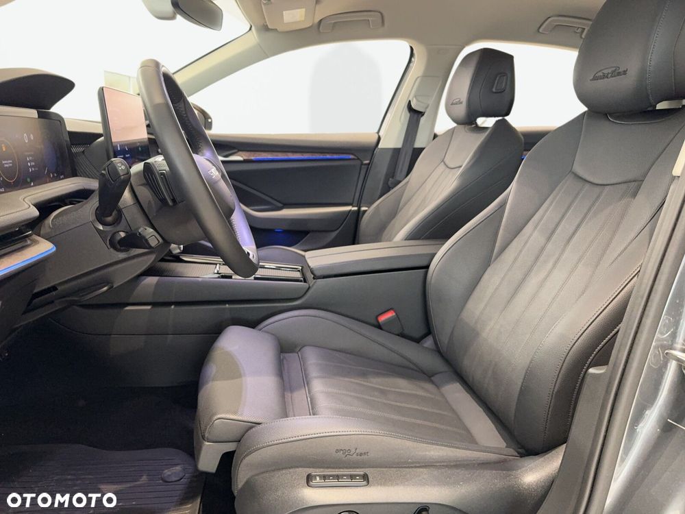 Skoda Superb 2.0 TDI SCR L&K DSG - 11