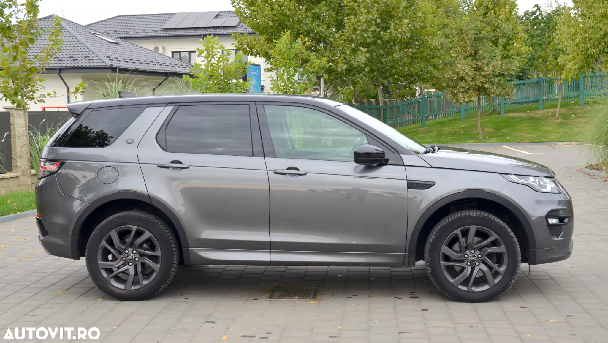 Land Rover Discovery Sport 2.0 D180 R-Dynamic MHEV HSE - 11