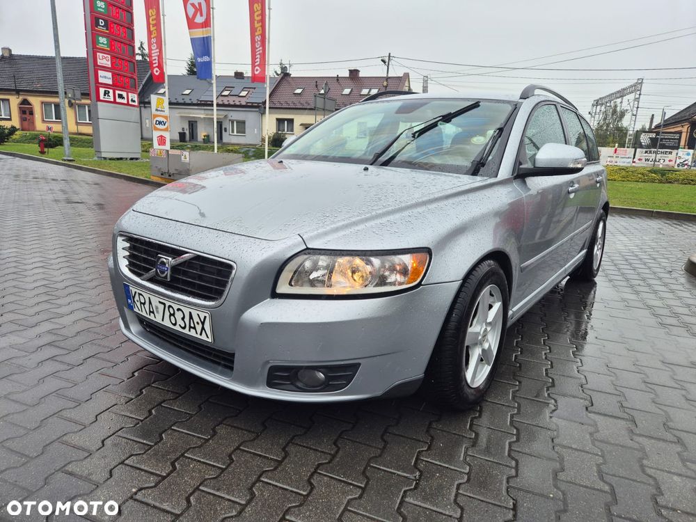 Volvo V50 2010 photo 2
