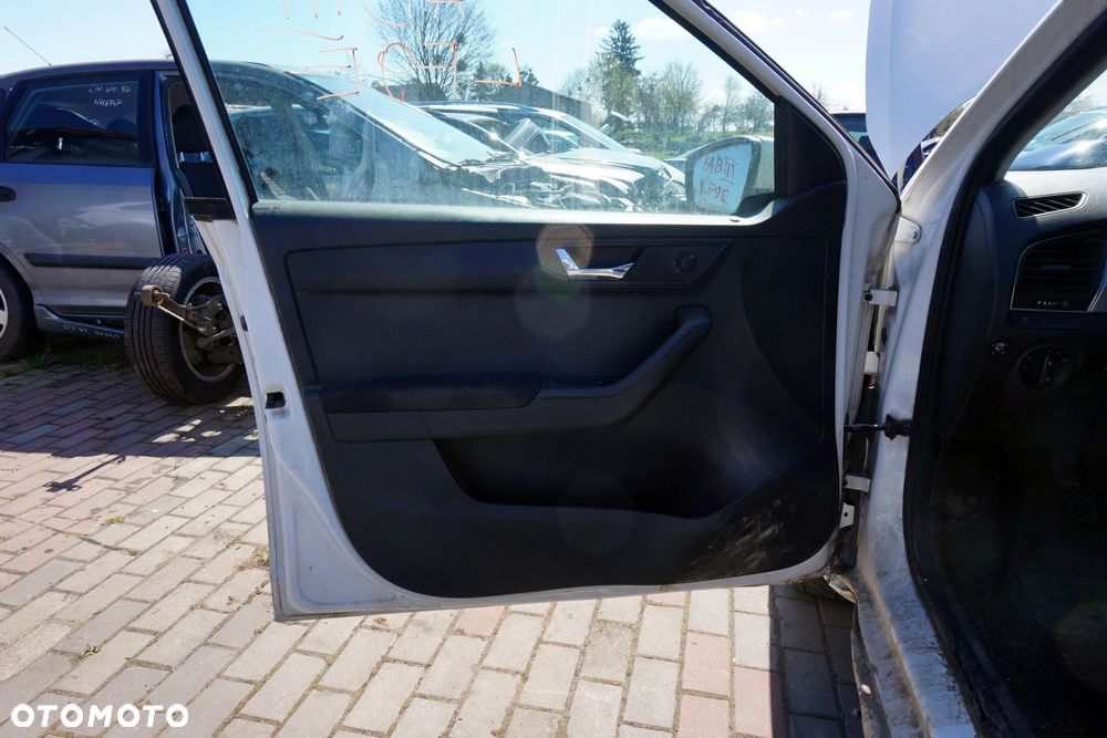 BOCZEK TAPICERKA DRZWI LEWY PRZÓD FABIA III NJ3 KOMBI 6V0867011 SKODA 2014-2018 - 1