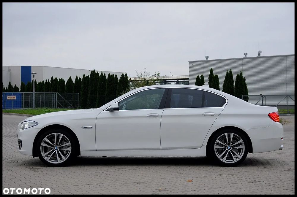 BMW Seria 5 528i - 25