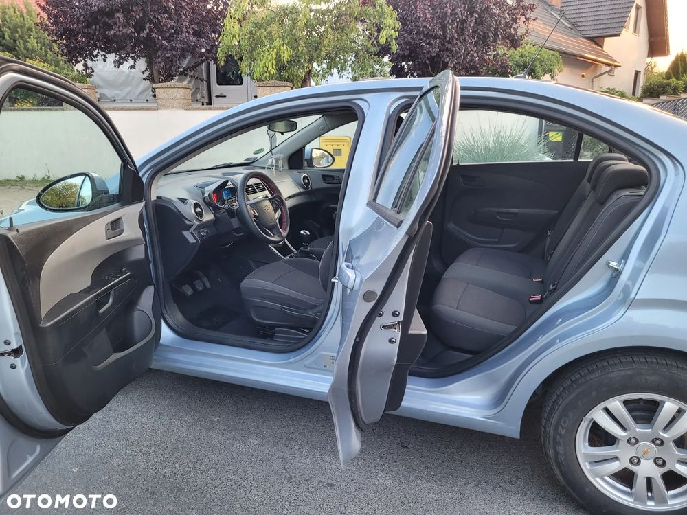Chevrolet Aveo 1.4 16V LS - 10