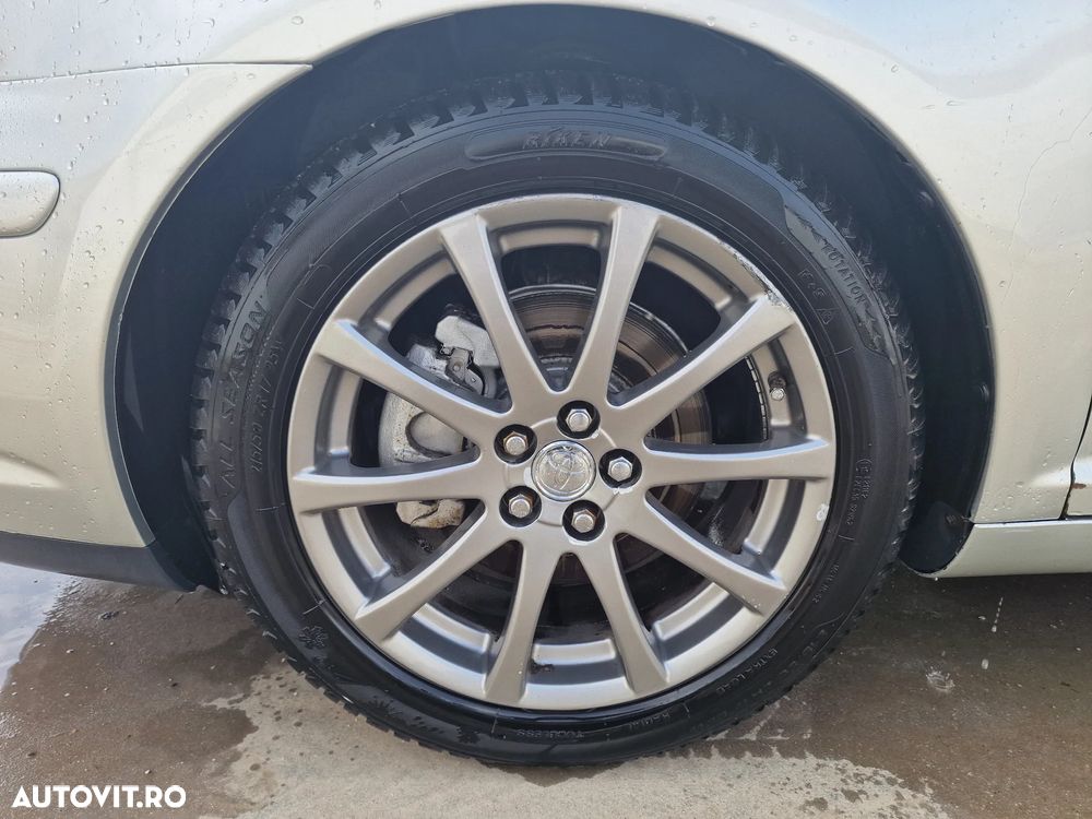 Toyota Avensis 2.0 Luxury - 9