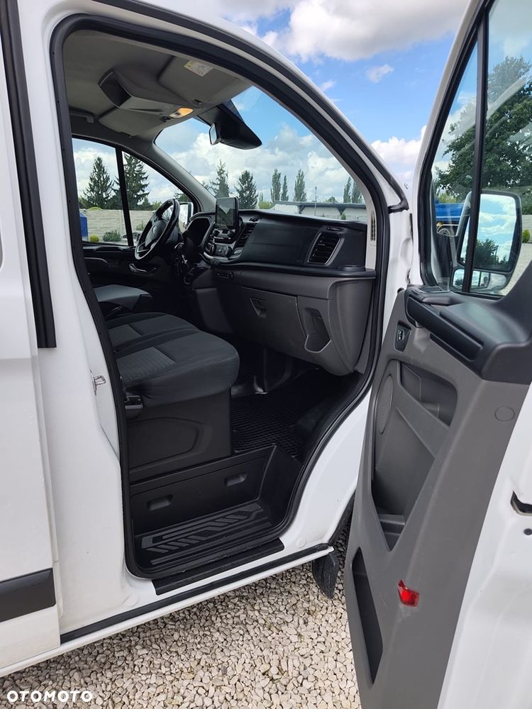 Ford Transit Custom 310 L2H1 Limited - 13