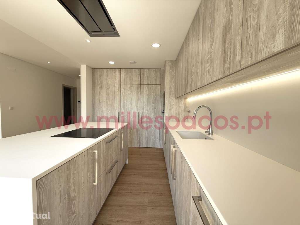 T3 Novo com terraço de 94m2 - Grande imagem: 4/39