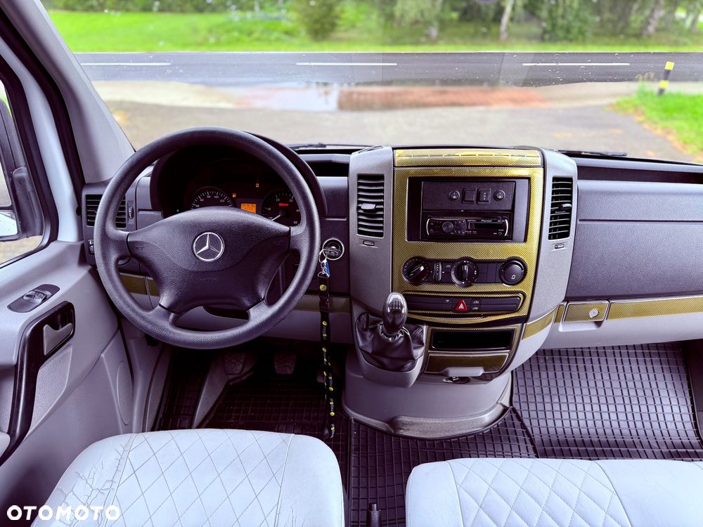 Mercedes-Benz Sprinter - 26