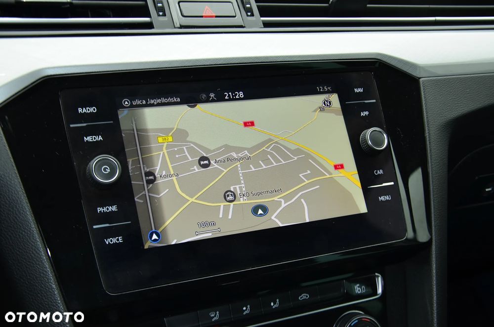 Volkswagen Passat - 24