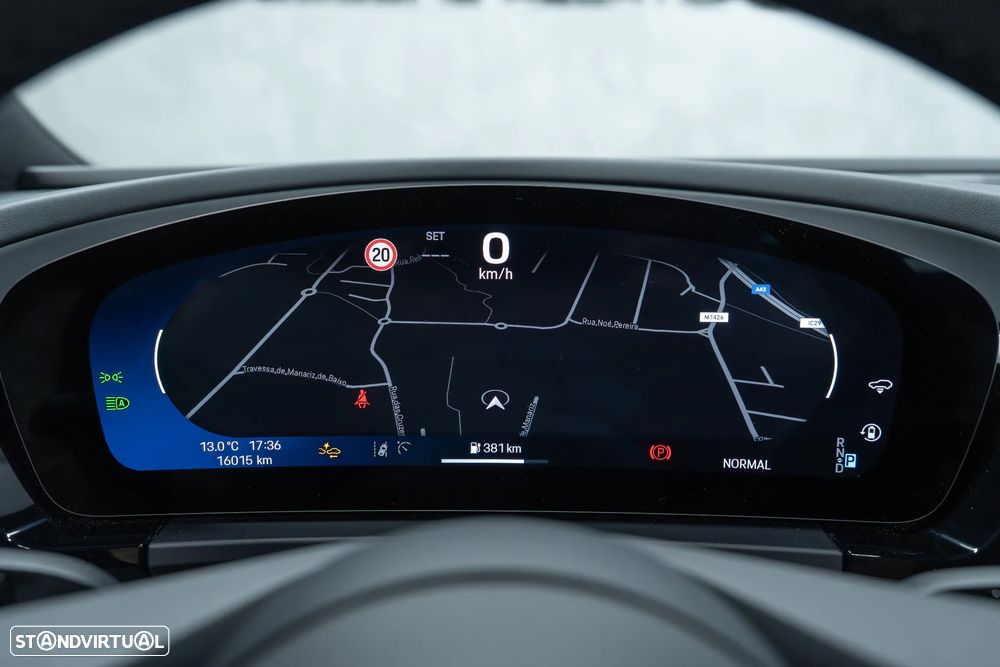 Porsche Macan Electric 4 - 34