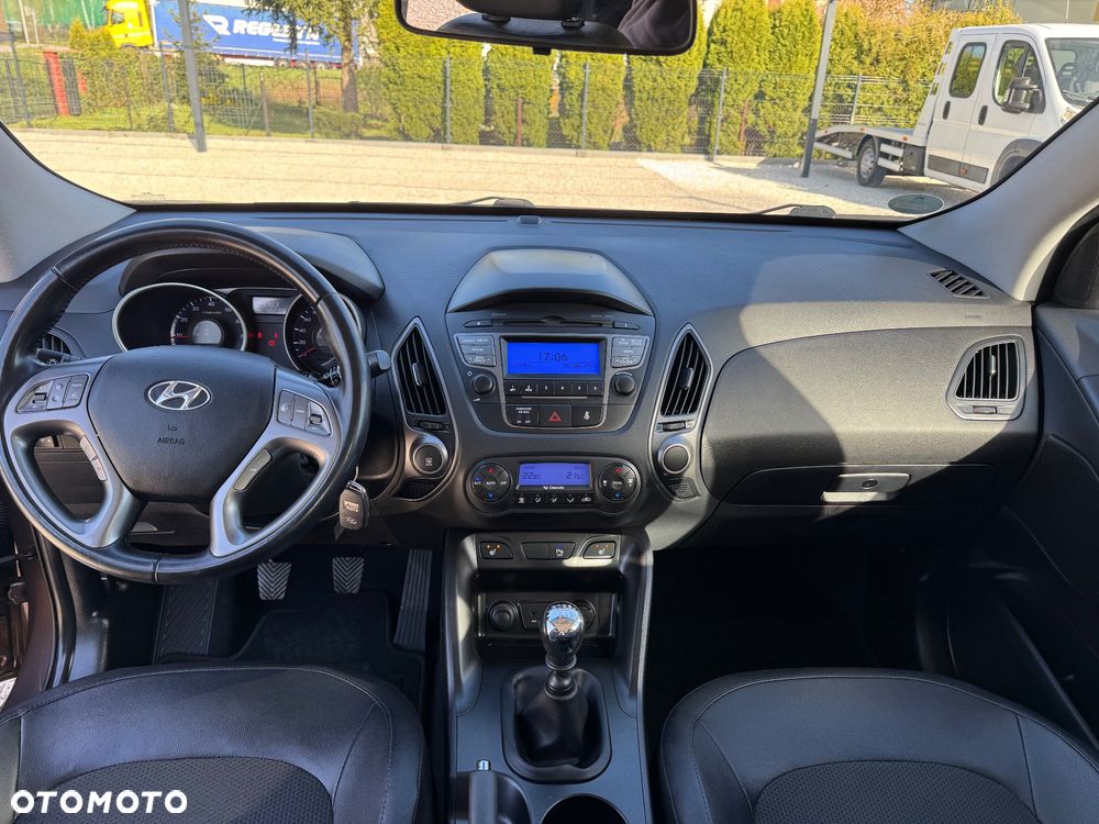 Hyundai ix35 1.6 2WD Fifa World Cup Edition - 23