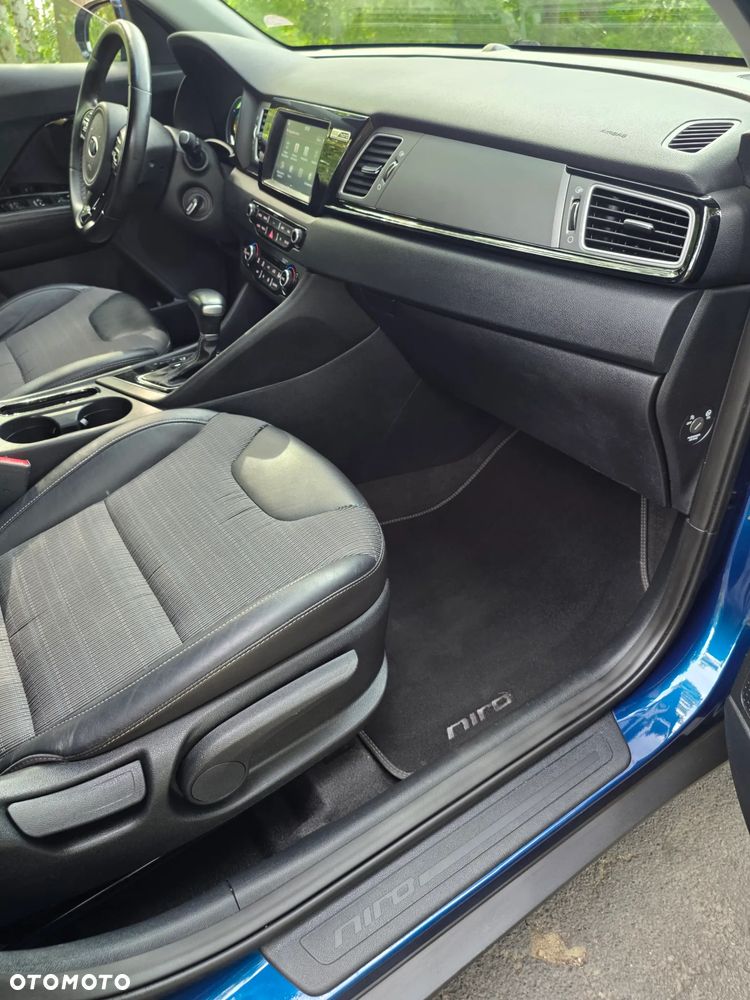 Kia Niro 1.6 GDI Hybrid L Business Line - 34