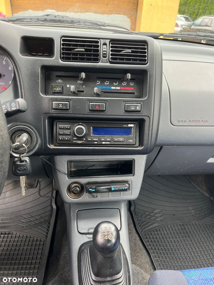 Toyota RAV4 - 10