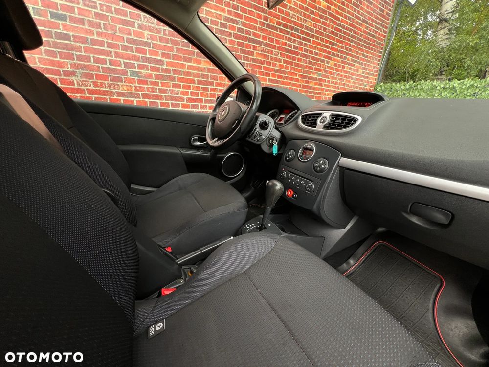 Renault Clio - 10