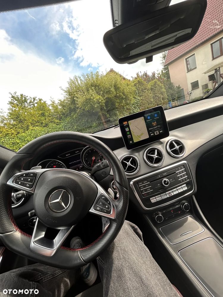 Mercedes-Benz CLA 220 4-Matic AMG Line - 12
