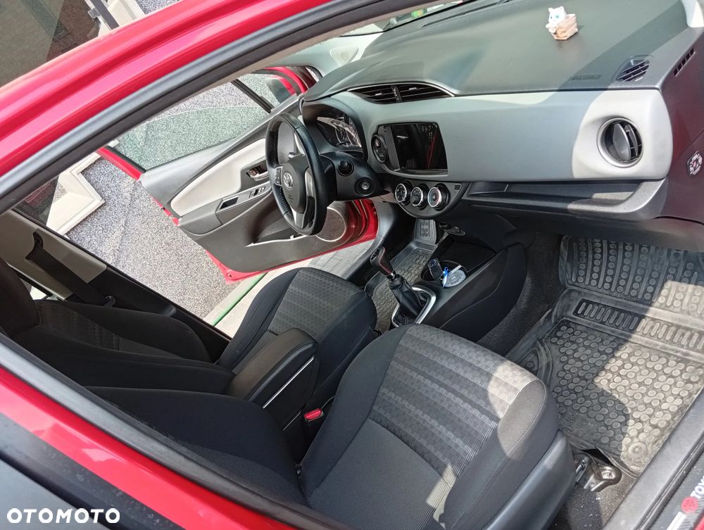 Toyota Yaris 1.0 Premium EU6 - 7