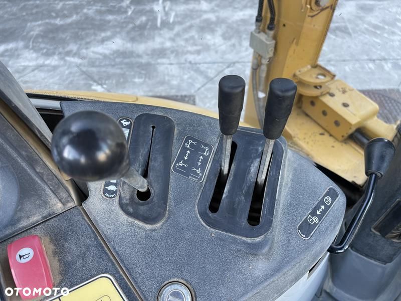 Caterpillar 428 F , rok 2012 4 łyżki, widły. - 18