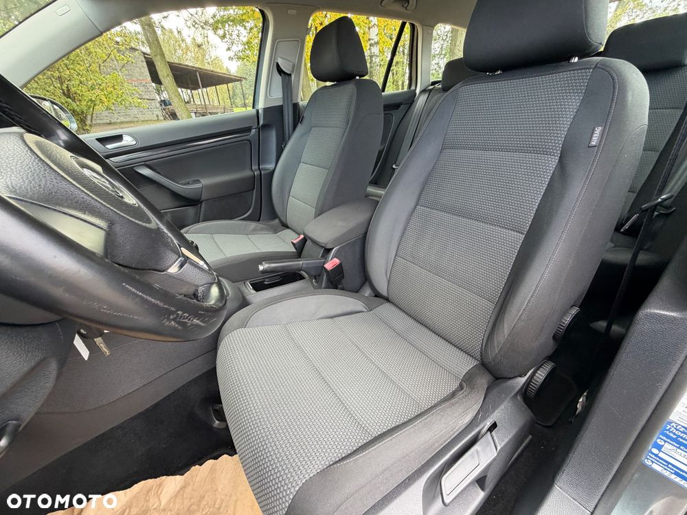 Volkswagen Golf - 20